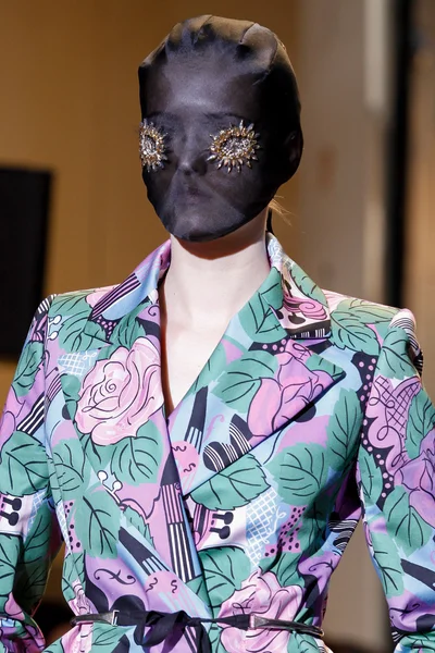 Look 17